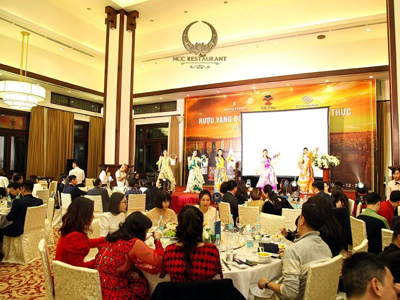 Đặt tiệc tại nhà hàng NCC – Sự lựa chọn cho những bữa tiệc đẳng cấp Tiệc ra mắt rượu vang