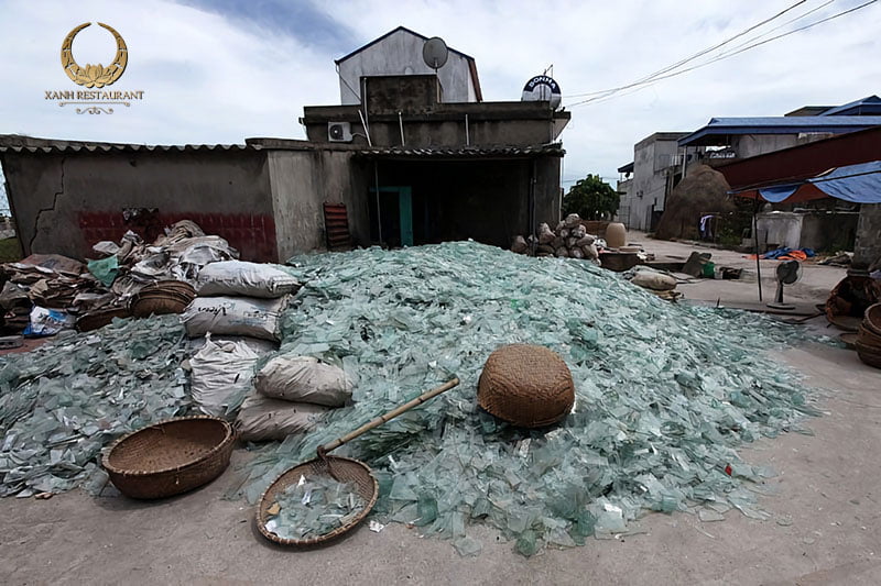 Cốc vại có giá thành rẻ vì nó được làm thủ công từ thuỷ tinh tái chế
