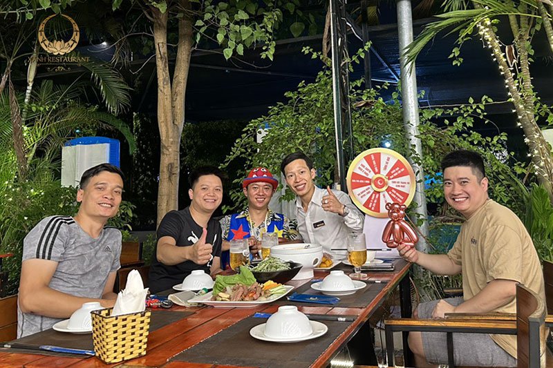 Tháng 7 rực rỡ - Khách đến Xanh - Xanh có quà