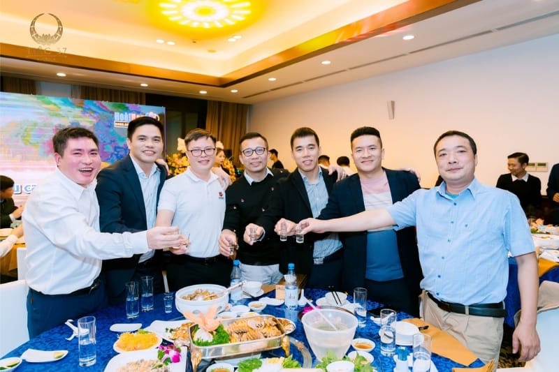 Bí quyết tổ chức tiệc công ty tại Hà Nội hoàn hảo: tạo dấu ấn khác biệt với Biệt thự số 1 Bí quyết tổ chức tiệc công ty tại Hà Nội hoàn hảo: tạo dấu ấn khác biệt với Biệt thự số 1