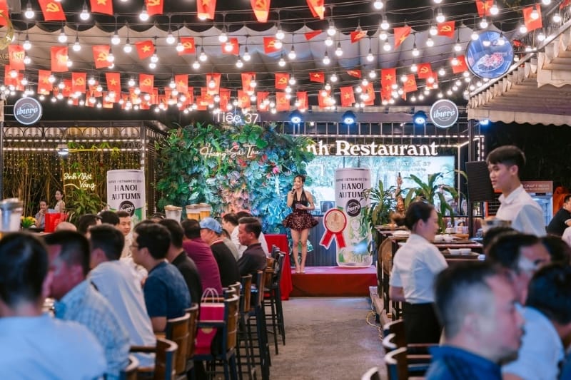 Đặt tiệc cuối năm ở Hà Nội: Lựa chọn hoàn hảo tại nhà hàng Xanh Đặt tiệc cuối năm ở Hà Nội Lựa chọn hoàn hảo tại nhà hàng Xanh