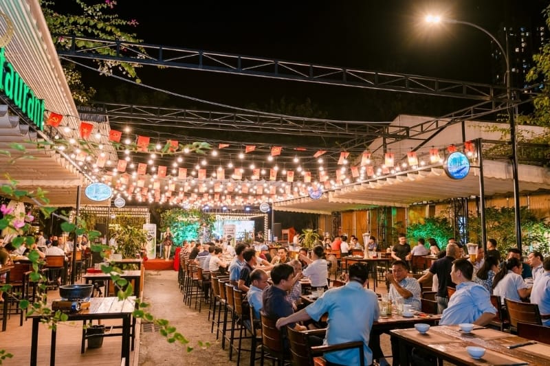Dịch vụ tổ chức tiệc cuối năm chuyên nghiệp tại nhà hàng Xanh