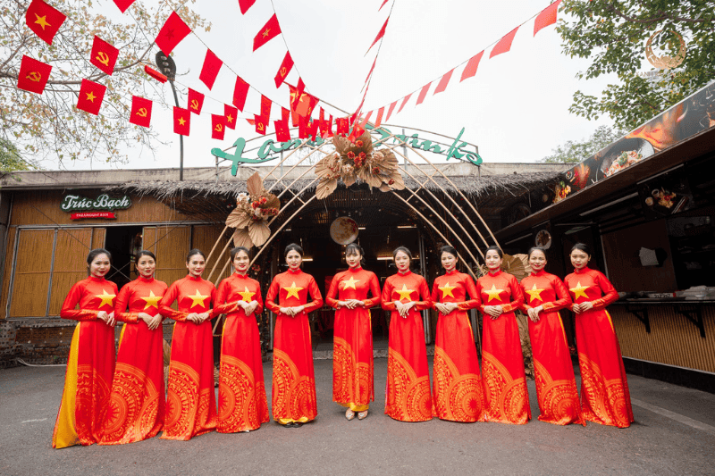 Tổ chức tiệc tất niên ở đâu? Đến ngay nhà hàng Xanh để trải nghiệm không gian Tổ chức tiệc tất niên ở đâu? Đến ngay nhà hàng Xanh để trải nghiệm không gian