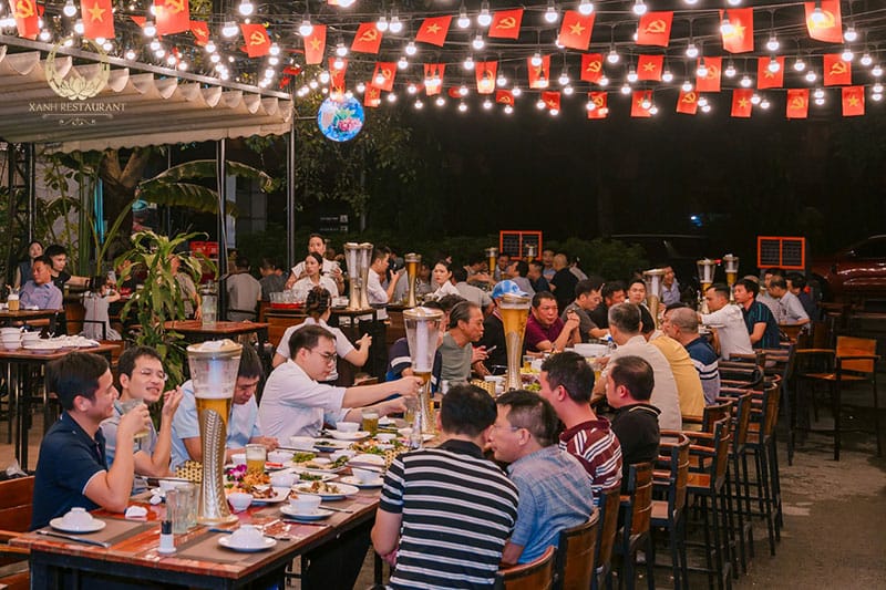 Không gian tiệc tại nhà hàng Xanh