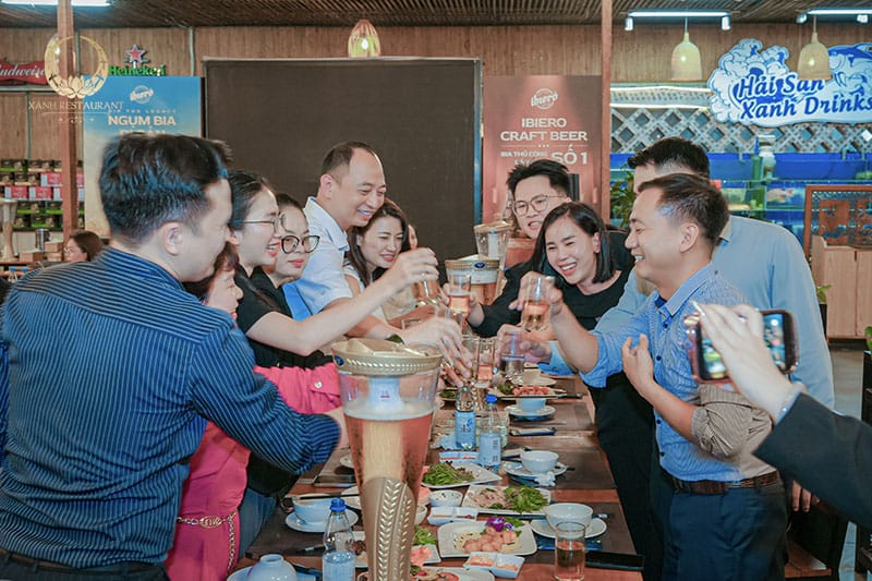 Không gian tiệc tại nhà hàng Xanh