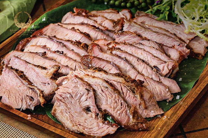 Đùi heo bản địa nướng hương cốm