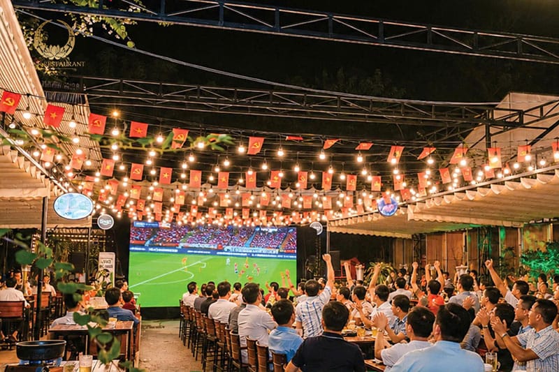 World Cup này uống bia xem bóng đá ở đâu? Đến ngay Nhà hàng Xanh! World Cup này uống bia xem bóng đá ở đâu