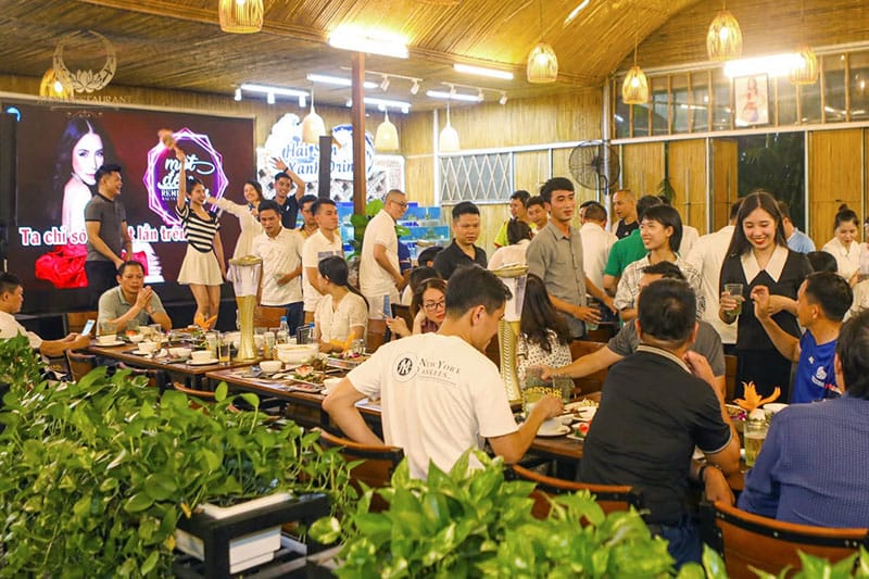 World Cup này uống bia xem bóng đá ở đâu? Đến ngay Nhà hàng Xanh! World Cup này uống bia xem bóng đá ở đâu
